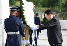 윤 대통령 지지율 23%, 취임 이후 '최저'…'총선 참패' 후폭풍