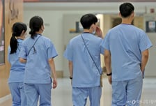 "25학년도 의대 정원, 한 명도 늘리지 말라" 의대 교수들, 정부에 호소