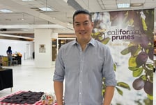 해풍과 꿀벌이 이어준 '자연의 짝꿍' 푸룬·아몬드, 와인킹 만난 사연은