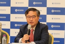 병원 떠난 내과 전공의들, 전문의 꿈 안 버렸다?…72%는 공부 중