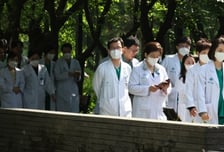 줄이려는 국립대, 보류하라는 법원…"무산되려나" 제동 걸린 의대증원