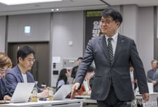 감옥가도 괜찮다는 의협회장…"수억빚에 중국집 취업한 전공의 돕겠다"