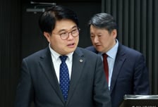"국가시험 안 치르고 해외 의대 출신을 한국 의사로? 참담" 의사들 발끈