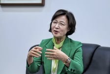 추미애 "尹대통령과 대화 안되면 과감한 결단도 필요"[인터뷰]