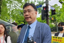 "전공의 너희들은 유령이냐? 나 때는 전두환에 맞섰는데" 분개한 변호사