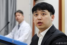 새 환자 예약, 9월까지 밀렸는데…빅5 병원 교수들 "진료 더 줄이자"