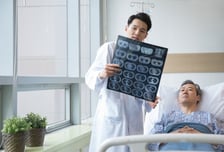 "당직 설 MZ 전공의 줄 것…입원전담전문의 키우자" 의대 교수 주장, 왜