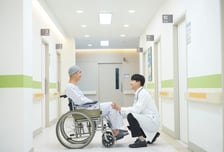 "MZ 전공의, 당직 힘들어해"…'입원전담전문의' 있지만 유명무실, 왜