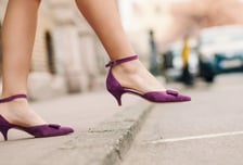 샌들 신었더니 발바닥 '찌릿'…방치하면 허리까지 망치는 이 병들