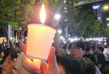 "항암 못 하는 건 정부 탓"…촛불 든 의사들, '의료 사망 선고' 집회