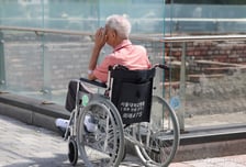 "우린 최고 의학교육자" 외친 서울대병원 교수들 "안 급하면 동네 가세요"