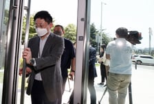 '월급쟁이'는 쉬고 '자영업자'는 일했다? 의사들 극과 극 휴진율