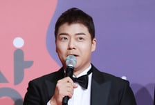 '고정출연 11개' 전현무 "수입 어마어마…세금 내려고 적금도 깼다"