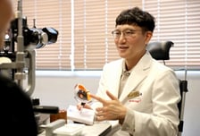 시력이 왜 나빠졌나 했더니…팬데믹에 '망막 감기' 3배 증가