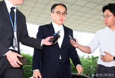 '김건희 수사'에 檢 내부 파열음…이원석, 남은 '0.195㎞' 완주할까