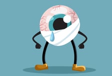 백내장 수술, 여름은 건너뛰는 게 나을까? [한 장으로 보는 건강]