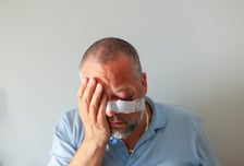 [단독]밤에 눈 다치면 실명? 빅5 응급실 전부 "야간 안과 응급수술 불가"