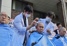 정원 늘리면 내년 의대 1학년 과정만 7700명…교수 부족 우려