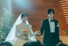 결코 손해 볼일 없는 신민아의 우량 로코 '손해 보기 싫어서'