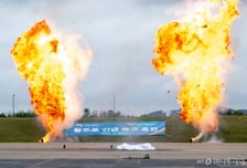 쓰레기만 든 게 아니었어?...북한이 띄운 풍선 만지면 벌어지는 일