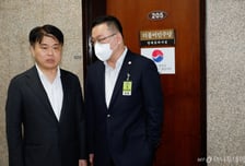 "건방진 것들" "착각 오지시네요"… 의사들 수장의 특권의식?