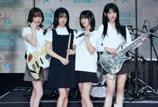 QWER의 성장통, 알고리즘 위에 피어날 꽃 '내 이름 맑음'