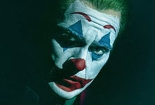 삼류 악당서 혼돈의 메신저까지: 조커, 그 광대의 히스토리