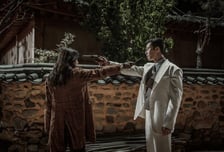 '경성크리처 시즌2’, 한걸음 나아갔지만 재미는 제자리걸음