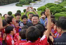 20대 "통일 왜 해요?" 김정은 "두 국가"…그렇다고 통일 포기해?