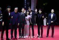 '전, 란' 강동원X박정민X진선규 떴다!..태풍도 물리친 제29회 BIFF 화려한 개막 [종합]