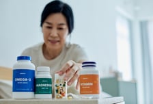 챙겨 먹어도 피곤하네…온가족 함께 먹는 영양제, 약발 '뚝'