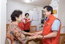 '요양보호사 구청장'이 선보이는 '노노케어'