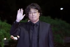 봉준호 신작 '미키 17', 내년 1월 개봉→4월 개봉 연기