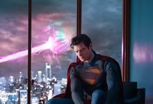 80년간 이어진 슈퍼맨의 비행: 진정한 붉은 망토의 주인은 누구?