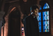 속편의 딜레마에 빠진 '열혈사제2' 김남길 [드라마 쪼개보기]