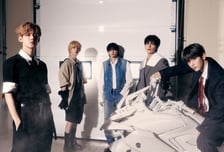 내홍에도 흔들리지 않는 TXT와 엔하이픈의 쌍끌이