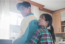 주지훈♥정유미vs유연석♥채수빈, ‘혐관’ 로맨스 첫방 승자는?