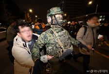 "전공의 처단" vs "망상"…망망대해로 떠밀려간 '의정 대화 테이블'