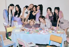 트와이스, 글로벌 시장을 겨냥한 영리한 'STRATEGY'