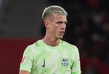 "어디 갔지?" 잔디 속 부러진 치아 찾기…축구 경기 중 벌어진 일