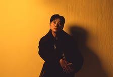 “작품 안 되면 벌떡벌떡 깨”…주지훈에게 숙면 선사한 ‘조명가게’ [인터뷰]