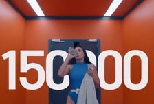 소지섭 수입한 데미무어 주연 '서브스턴스' 15만 관객 돌파!