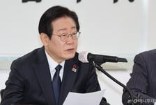 이재명, 차기 대선주자 선호도 35% '1위'…범보수 다 합쳐도 33%