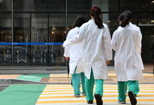 "천천히 가도 끝까지 간다"…'의료개혁' 고삐 죄는 정부, 남은 과제는