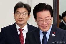 국민의힘 41% vs 민주당 42%...넉달 만에 '오차범위 내' 접전