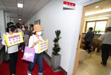 "콩나물시루서 의대 공부? K-의료 몰락한다"…뿔난 학부모들