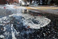 자동차만 위험한 게 아니야…어르신 노리는 '도로 위 암살자'