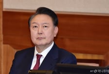 "민주당 40% vs 국민의힘 38%…이재명 31%·김문수 11%"-갤럽