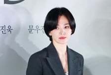 '검은수녀들' 송혜교, 설 연휴 이어 주말에도 불타오르는 홍보 열정