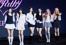 아이브, ‘애티튜드’-’레블 하트’로 걸을 무패 히트 행진